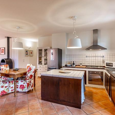Casa Vacanze Colonnata Γκούμπιο Εξωτερικό φωτογραφία
