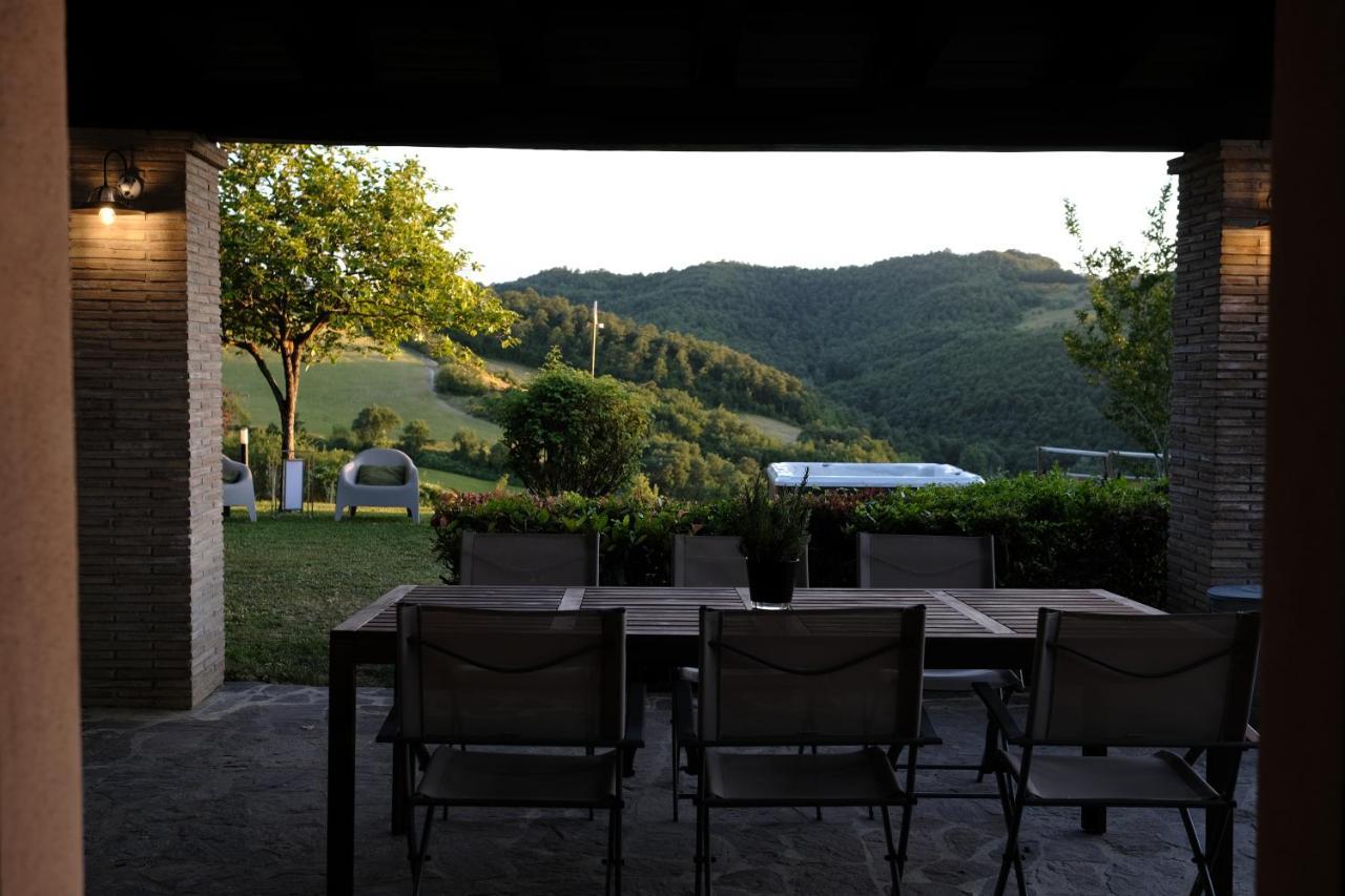 Casa Vacanze Colonnata Γκούμπιο Εξωτερικό φωτογραφία