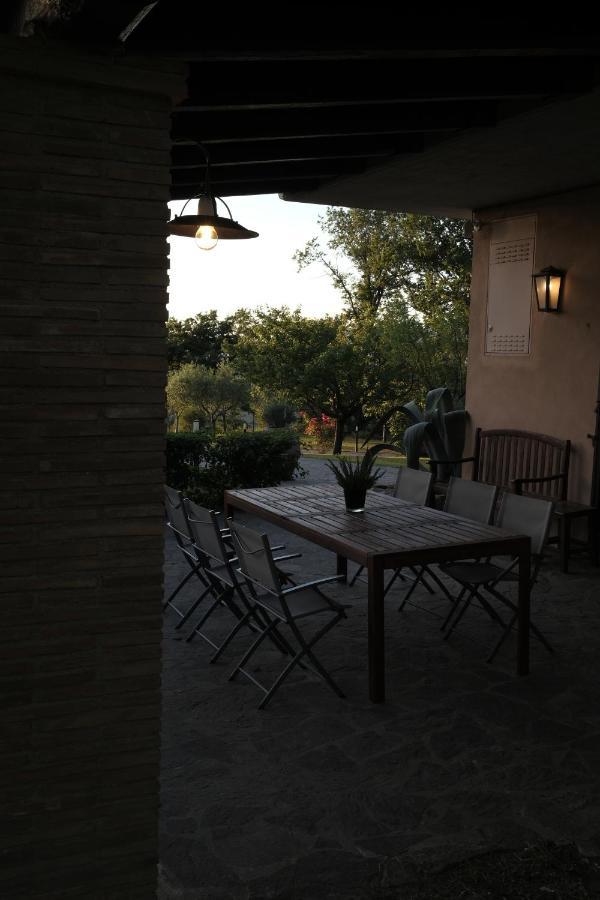 Casa Vacanze Colonnata Γκούμπιο Εξωτερικό φωτογραφία