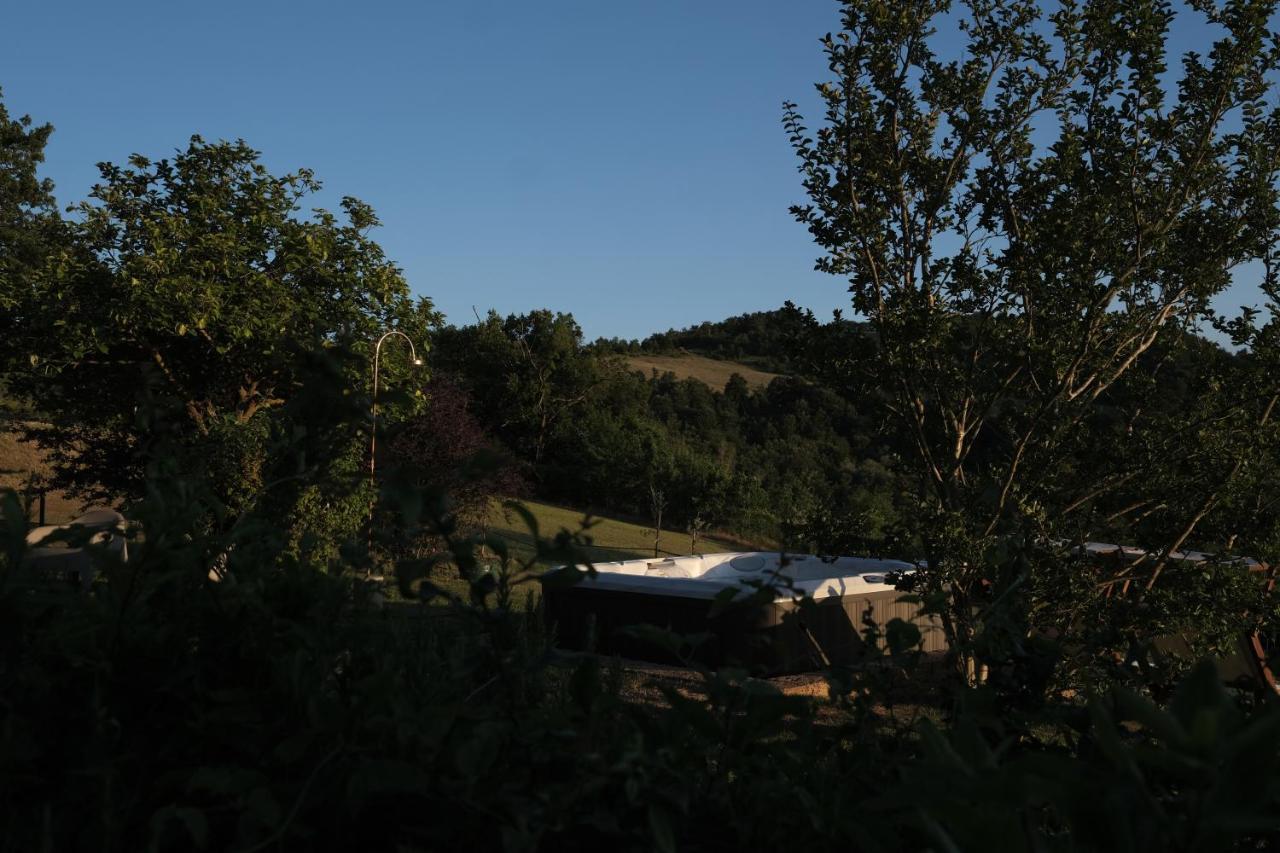 Casa Vacanze Colonnata Γκούμπιο Εξωτερικό φωτογραφία