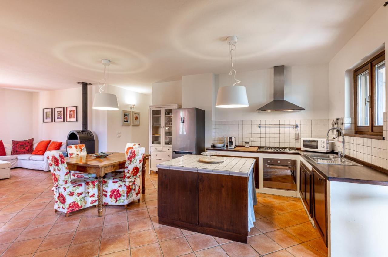 Casa Vacanze Colonnata Γκούμπιο Εξωτερικό φωτογραφία