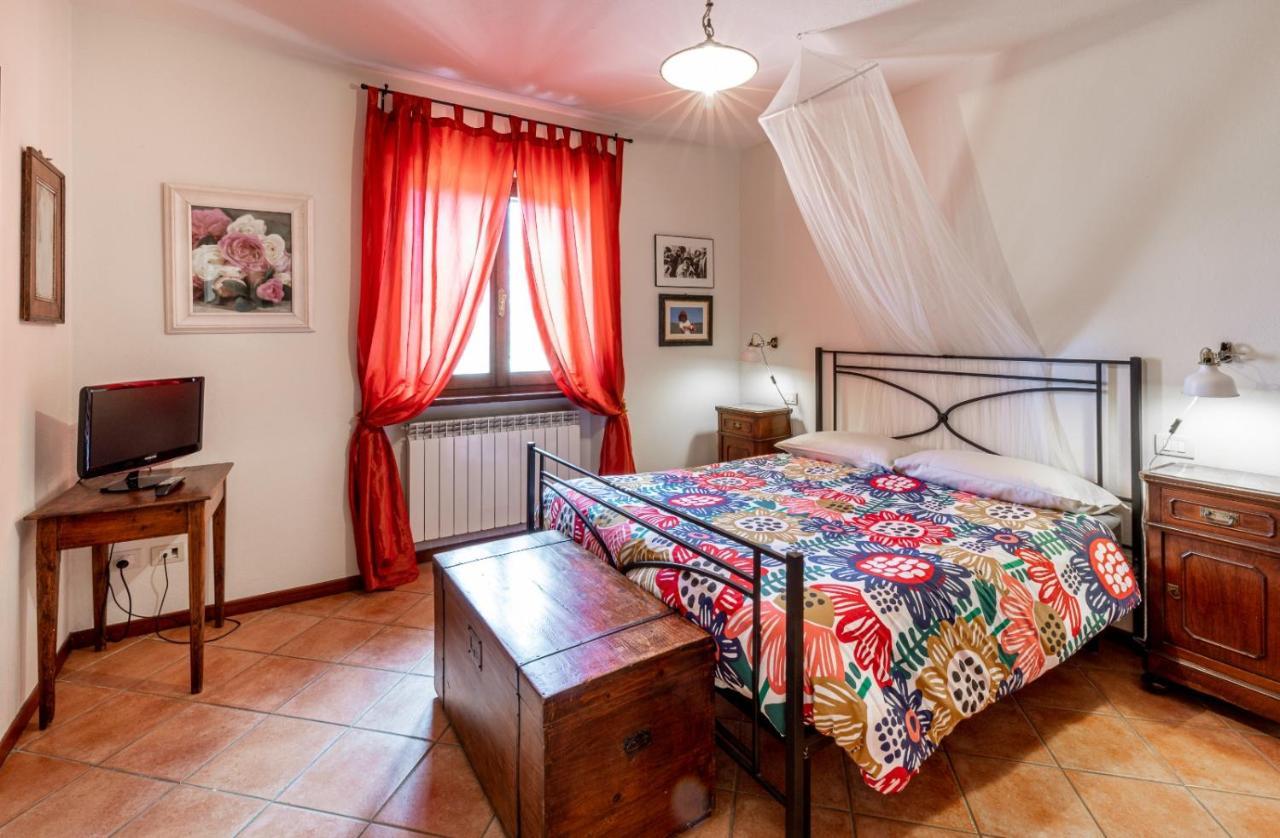 Casa Vacanze Colonnata Γκούμπιο Εξωτερικό φωτογραφία