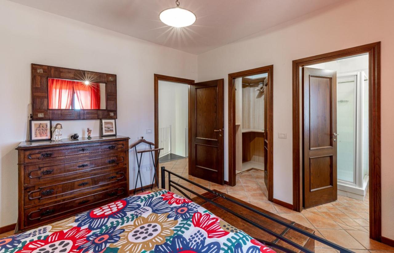 Casa Vacanze Colonnata Γκούμπιο Εξωτερικό φωτογραφία