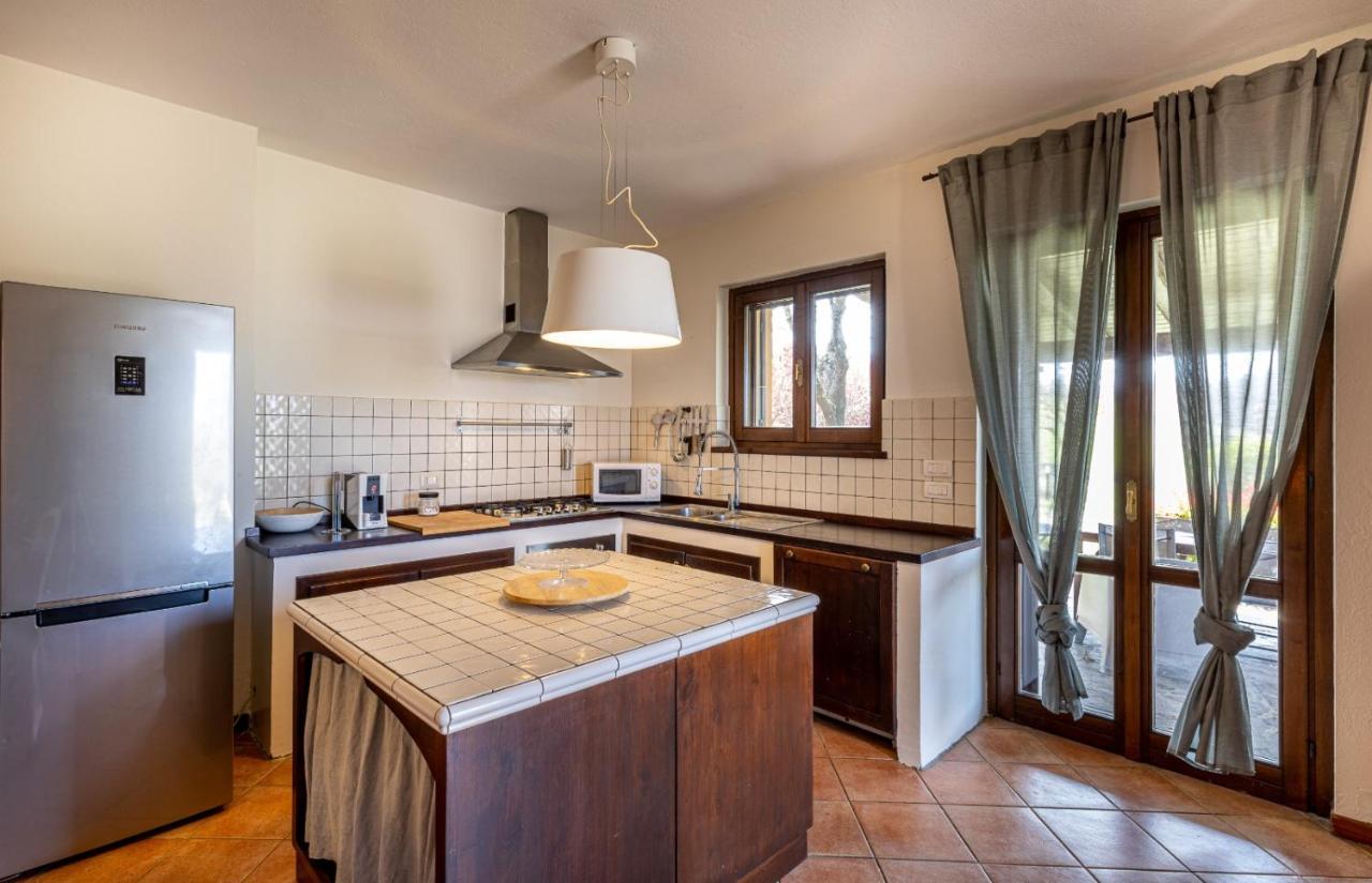Casa Vacanze Colonnata Γκούμπιο Εξωτερικό φωτογραφία